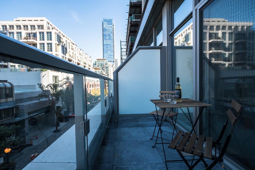 Luxury In Yorkville Toronto Exterior foto